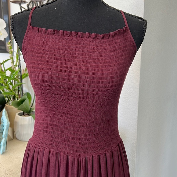 Burgundy backless maxi dress - Picture 3 of 8